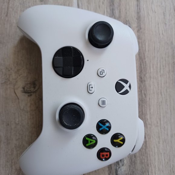 Xbox Controllers and headsets - Picture 2 of 11